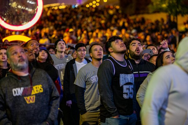 Peut-on trouver des emplacements ombragés au camping La Sagne ?